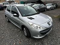 Gebraucht Peugeot 206 75 PS (55 kW) 2010 Aluminiumgrau/metallic Kleinwagen