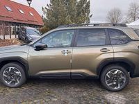 Neu Subaru Forester Active 136 PS (100 kW) 2026 Autumn green SUV