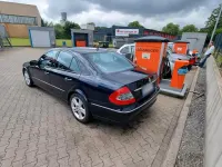 Gebraucht Mercedes E220 170 PS (125 kW) 2008 Blau Limousine