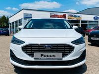 Gebraucht Ford Focus Titanium 125 PS (91 kW) 2023 Frostweiß Limousine