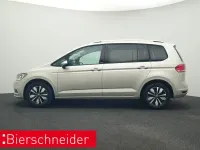 Gebraucht VW Touran S 150 PS (110 kW) 2024 Silber Van / Kleinbus