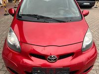 Gebraucht Toyota Aygo 68 PS (50 kW) 2010 Rot Kleinwagen