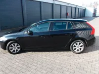 Używany Volvo V60 150 KM (110 kW) 2012 Czarny Kombi