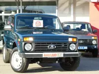 Neu Lada niva 83 PS (61 kW) 2026 Grün SUV