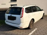 Używany Ford Focus 125 KM (91 kW) 2010 Biały Kombi