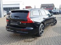 Neu Volvo V60 Plus 398 PS (292 kW) 2026 Schwarz Kombi