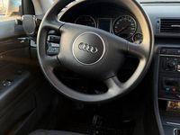 Używany Audi A4 2003 Srebrny Sedan/Limuzyna