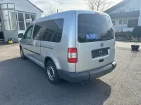 Gebraucht VW Caddy Maxi 105 PS (77 kW) 2010 Silber Van / Kleinbus