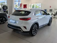 Neu Kia XCeed Comfort 150 PS (110 kW) 2026 Carraraweiß SUV