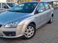 Gebraucht Ford Focus Ghia 101 PS (74 kW) 2007 Silber Limousine