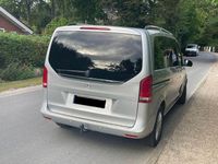 Gebraucht Mercedes V220 163 PS (119 kW) 2019 Silber Van / Kleinbus
