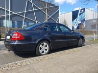 Gebraucht Mercedes E200 Elegance 163 PS (119 kW) 2004 Blau Limousine