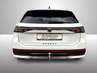 Gebraucht VW Passat R-line 150 PS (110 kW) 2024 Oryxweiß perleffekt (metallic) Kombi