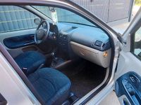 Second-hand Renault Clio II Expression 75 CP (55 kW) 2003 Argintiu Berlinǎ