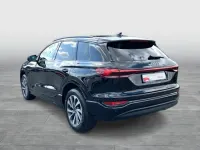 Gebraucht Audi Q6 e-tron Ambiente 185 kW (252 PS) 2025 Mythosschwarz metallic SUV