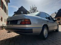 Gebraucht Mercedes E280 Sportline 197 PS (144 kW) 1992 Silber Kombi