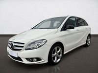 Gebraucht Mercedes B180 122 PS (89 kW) 2013 Weiß Van / Kleinbus