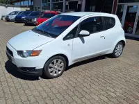 Gebraucht Mitsubishi Colt 75 PS (55 kW) 2011 Weiß Kleinwagen