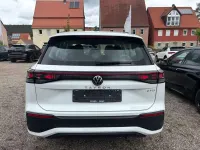 Gebraucht VW Tayron Life 150 PS (110 kW) 2025 Oryxweiß perlmutteffekt SUV