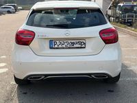 Gebraucht Mercedes A180 109 PS (80 kW) 2016 Weiß Limousine