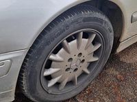 Gebraucht Mercedes E270 Elegance 170 PS (125 kW) 2001 Silber Kombi