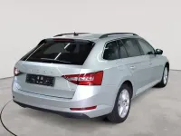 Gebraucht Skoda Superb Ambition 200 PS (147 kW) 2023 Brillantsilber metallic Kombi