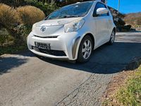 Gebraucht Toyota iQ 70 PS (51 kW) 2011 Weiß Kleinwagen