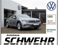 Gebraucht VW Passat Business 200 PS (147 kW) 2023 Pyritsilber metallic Kombi