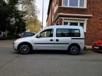 Usata Opel Combo 94 CV (69 kW) 2006 Argento Monovolume