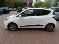 Gebraucht Hyundai i10 Passion 67 PS (49 kW) 2017 Weiß Kleinwagen