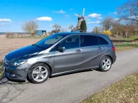 Gebraucht Mercedes B180 122 PS (89 kW) 2011 Grau Kleinwagen