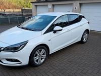 Gebraucht Opel Astra Dynamic 110 PS (80 kW) 2017 Weiß Limousine