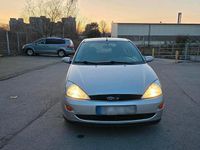 Gebraucht Ford Focus 75 PS (55 kW) 2001 Silber Kleinwagen