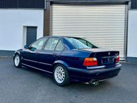 Gebraucht BMW 323 Basis 170 PS (125 kW) 1997 Blau Limousine