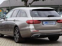 Gebraucht Mercedes E300 AMG 306 PS (225 kW) 2020 Selenitgrau (metallic) Limousine