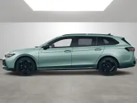 Gebraucht VW Passat R-line 150 PS (110 kW) 2025 Maripositgrün metallic Kombi