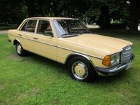 Gebraucht Mercedes 200 109 PS (80 kW) 1982 Gelb Limousine