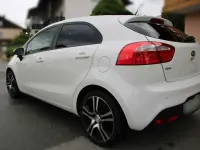 Używany Kia Rio Attract 86 KM (63 kW) 2012 Biały Hatchback