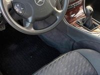 Gebraucht Mercedes E200 163 PS (119 kW) 2003 Blau Limousine