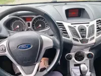 Gebraucht Ford Fiesta 80 PS (58 kW) 2010 Rot Kleinwagen