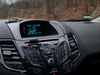 Gebraucht Ford Fiesta 125 PS (91 kW) 2015 Blau Kleinwagen