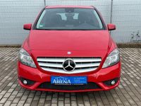 Gebraucht Mercedes B220 170 PS (125 kW) 2013 Rot Van / Kleinbus