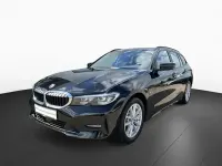 Gebraucht BMW 330e Advantage 292 PS (214 kW) 2021 Bmw 330e touring aut. advantag (schwarz) Kombi