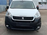 Gebraucht Peugeot Partner 99 PS (72 kW) 2017 Weiß Van / Kleinbus