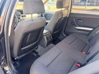 Gebraucht BMW 318 143 PS (105 kW) 2009 Schwarz Kombi