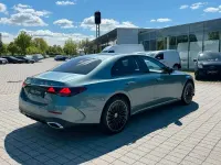 Używany Mercedes E400 Premium 381 KM (280 kW) 2024 Zielony Sedan/Limuzyna