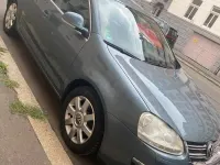 Gebraucht VW Jetta 105 PS (77 kW) 2005 Grau Limousine