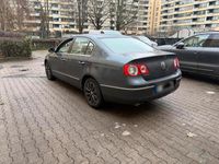 Gebraucht VW Passat 160 PS (117 kW) 2009 Grau Limousine