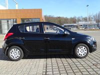 Gebraucht Hyundai i20 86 PS (63 kW) 2015 Schwarz Limousine