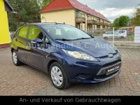 Gebraucht Ford Fiesta Trend 82 PS (60 kW) 2012 Blau Kleinwagen